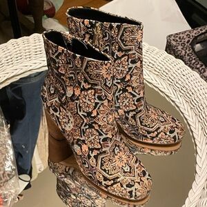 Sam Edelman.  Gorgeous and unique Size 7.5 ankle boots.